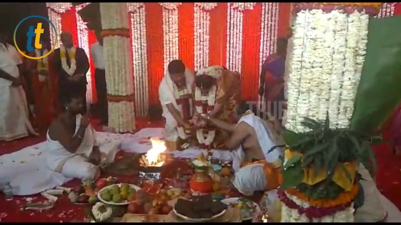நீதிமன்றத் தடையை மீறி சசிகலா புஷ்பா எம்.பி. டெல்லியில் திருமணம்! 7 நீதிமன்றத் தடையை மீறி சசிகலா புஷ்பா எம்.பி. டெல்லியில் திருமணம்!