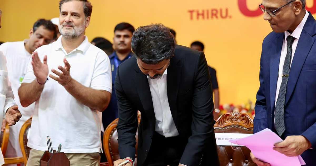 விஜய்யின் முதல் கையெழுத்து: 200 யூனிட் இலவச மின்சாரம் 3 TN CM Vijay